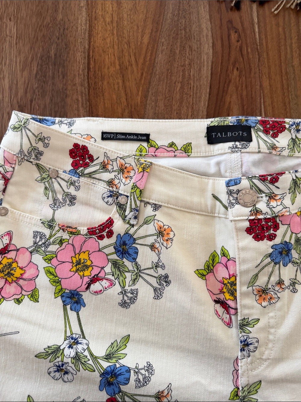 Talbots Cream Floral Slim Ankle Jean Shorts
